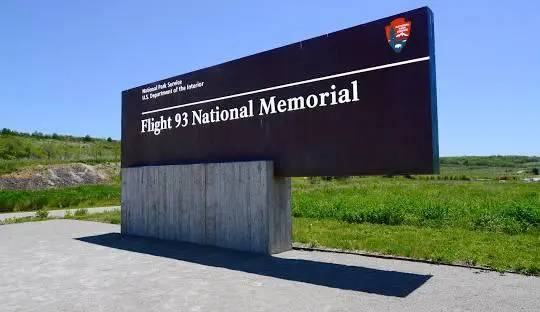 A sign that says flight 1 3 national memorial.